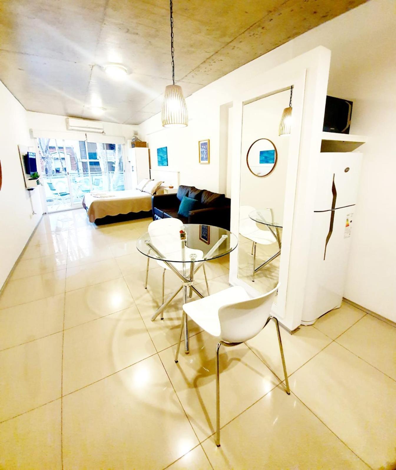 Monoambiente Super Amplio Y Comodo, Ideal Para Explorar La Ciudad Buenos Aires Zewnętrze zdjęcie